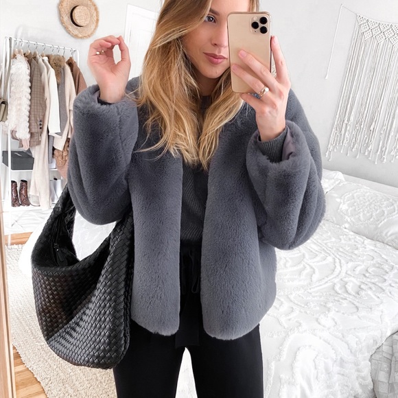 NWOT Cozy Teddy Faux Fur Jacket, Size S - Picture 4 of 5